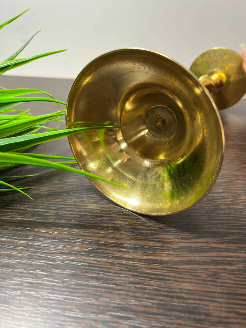 Подсвечник на витой ножке из латуни, Индия. Винтаж. Картинка 4